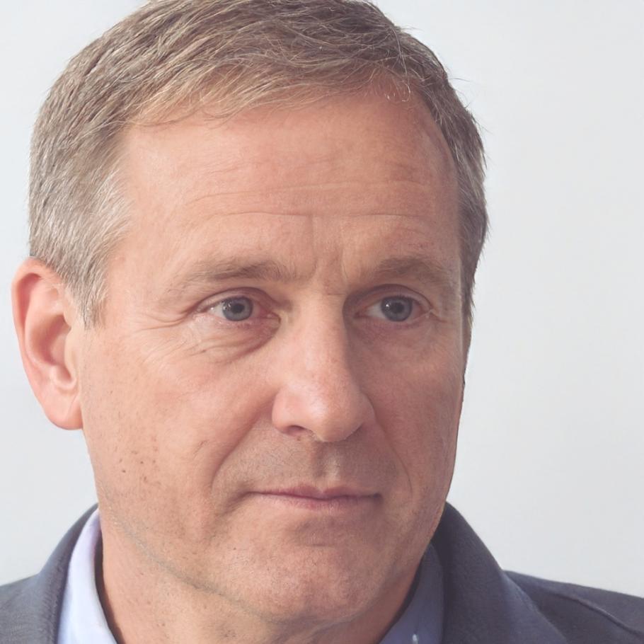 Dr. Marcus Steiner, leitender Finanzexperte für Budgetplanung